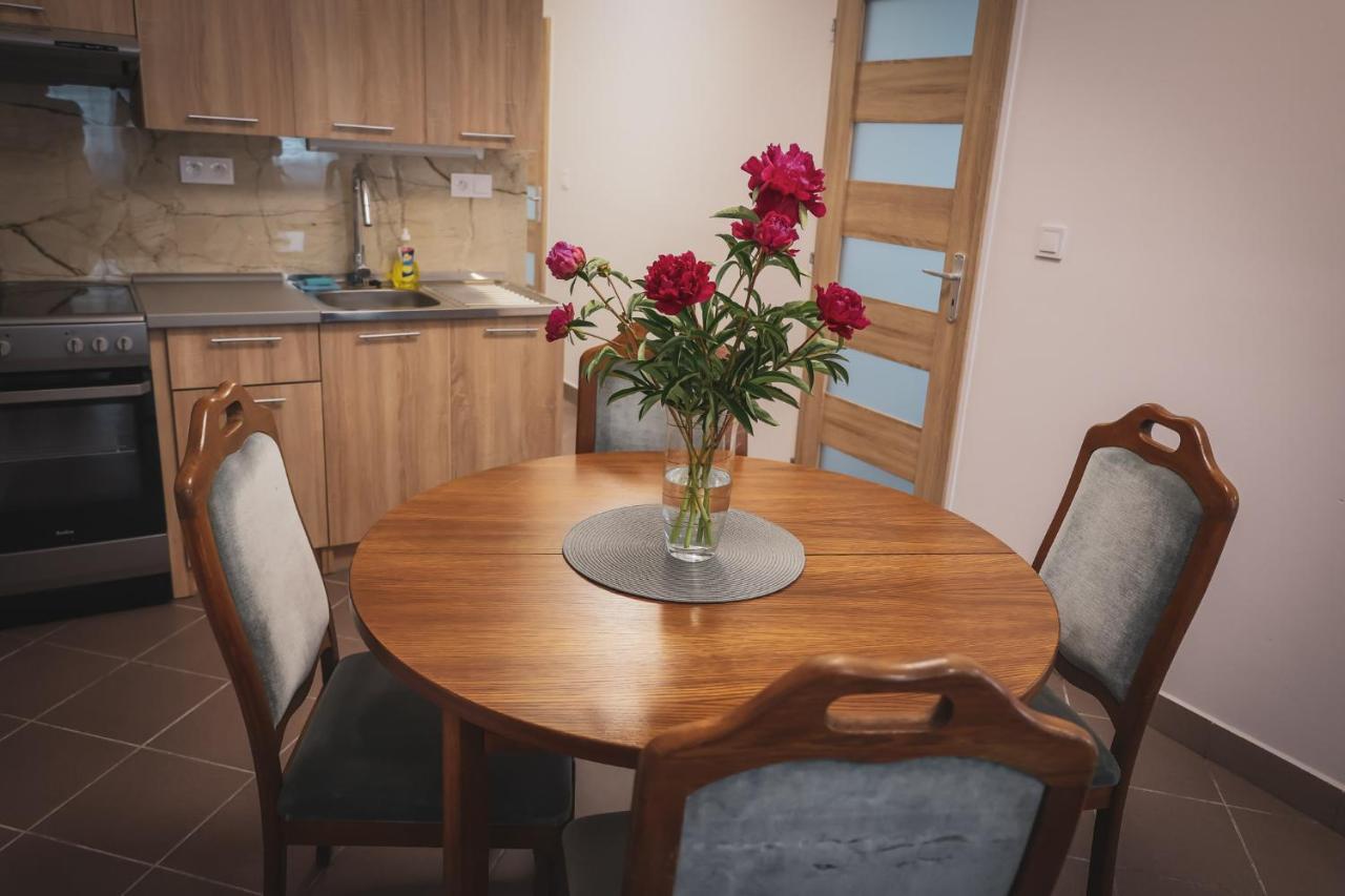 Hotel Apartment Faraon Rumburk Buitenkant foto
