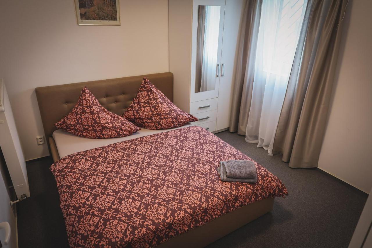 Hotel Apartment Faraon Rumburk Buitenkant foto